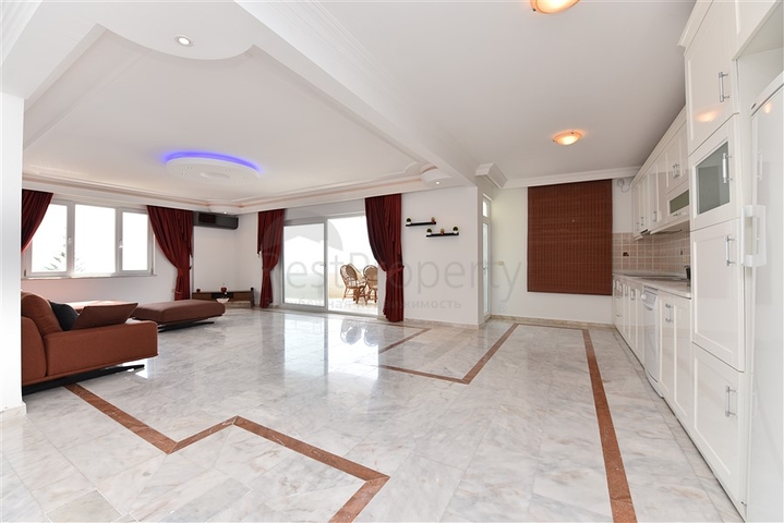 Меблированная квартира с видом на море в районе Махмутлар