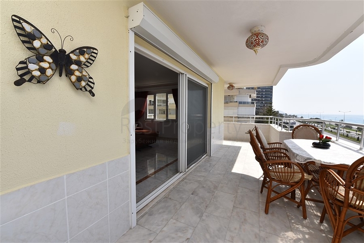 Меблированная квартира с видом на море в районе Махмутлар