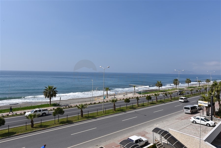 Меблированная квартира с видом на море в районе Махмутлар