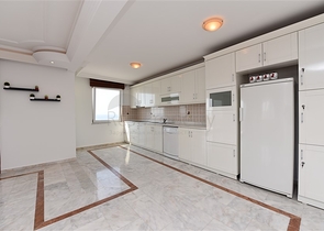 Меблированная квартира с видом на море в районе Махмутлар