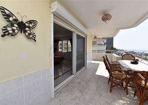 Меблированная квартира с видом на море в районе Махмутлар