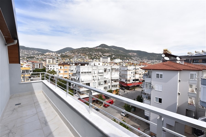 Пентхаус планировки 3+1 в центре Алании