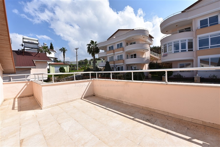 Трехкомнатный пентхаус с видом на море в районе Каргыджак