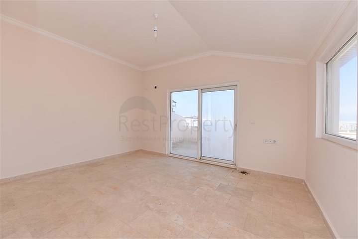 Трехкомнатный пентхаус с видом на море в районе Каргыджак