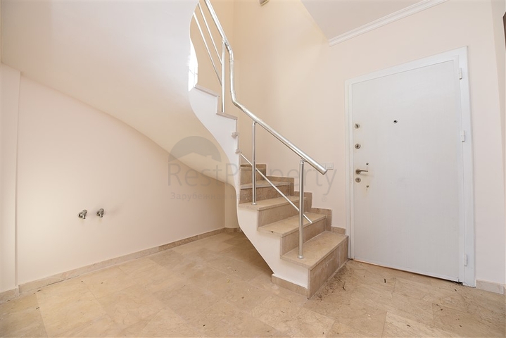 Трехкомнатный пентхаус с видом на море в районе Каргыджак