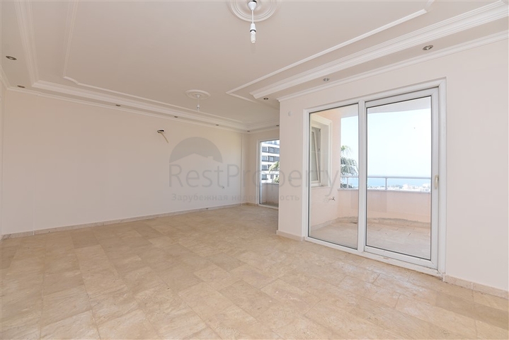 Трехкомнатный пентхаус с видом на море в районе Каргыджак