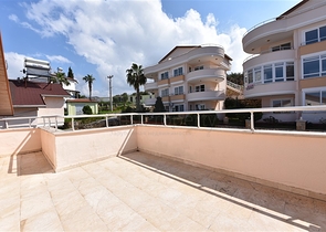 Трехкомнатный пентхаус с видом на море в районе Каргыджак