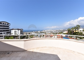 Трехкомнатный пентхаус с видом на море в районе Каргыджак