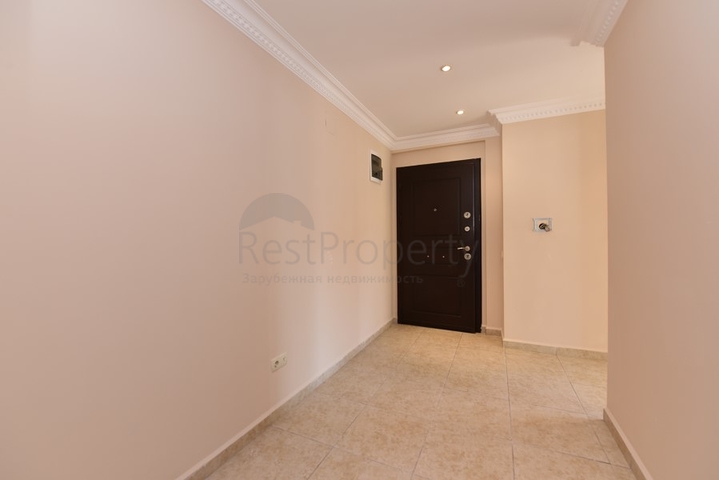 Трехкомнатная квартира в комплексе на первой береговой линии