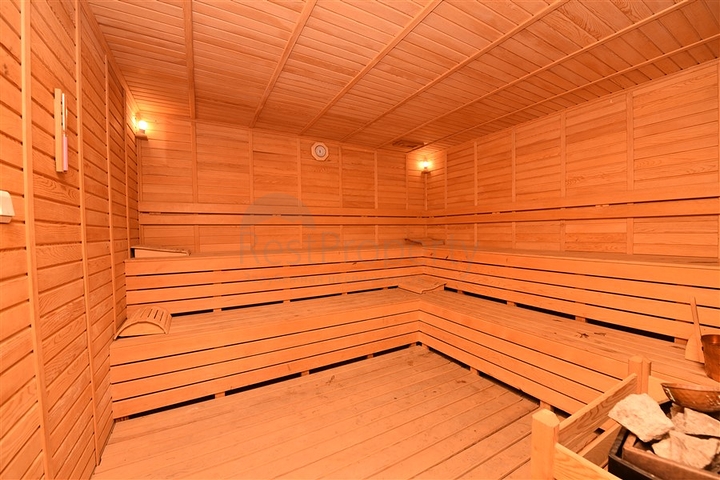 Трехкомнатная квартира в комплексе на первой береговой линии