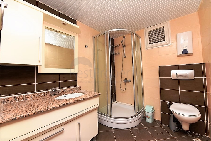 Трехкомнатная квартира в комплексе на первой береговой линии