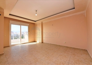 Трехкомнатная квартира в комплексе на первой береговой линии