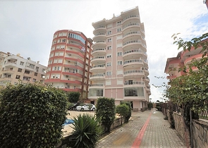 Трехкомнатная квартира в комплексе на первой береговой линии