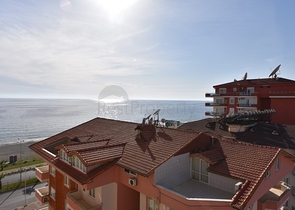 Трехкомнатная квартира в комплексе на первой береговой линии