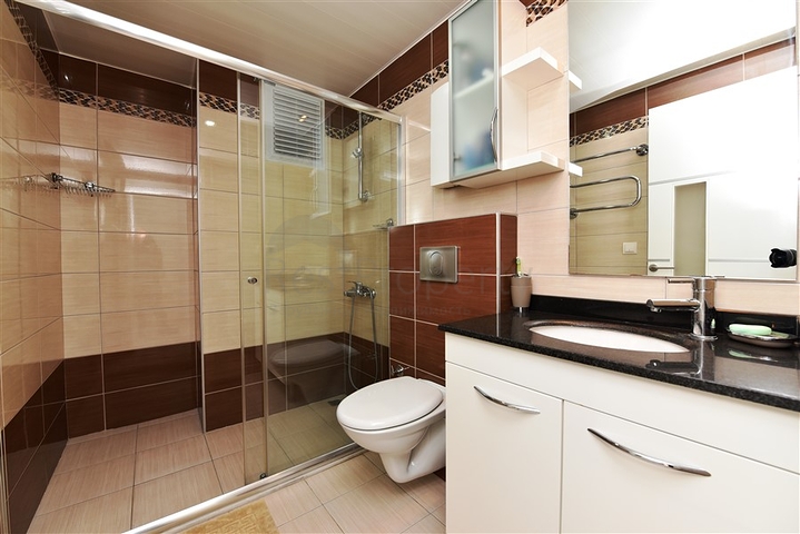 Трехкомнатная квартира на аренду в районе Авсаллар