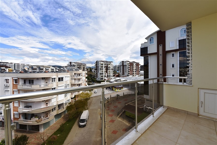 Трехкомнатная квартира на аренду в районе Авсаллар