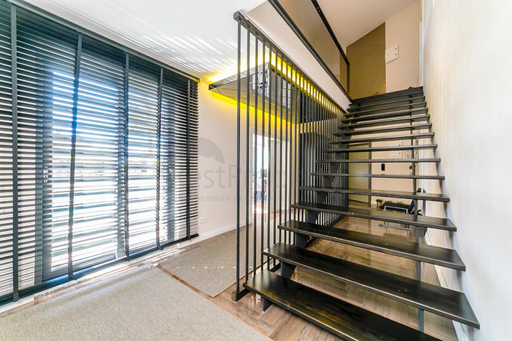 Отдельностоящая вилла 4+1 в районе Дошемеальты Анталья