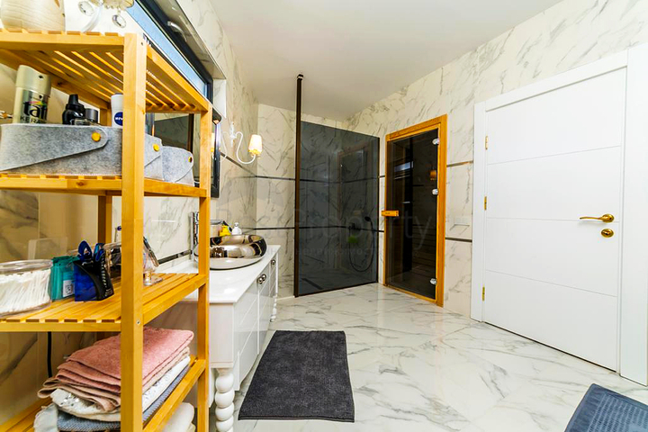 Отдельностоящая вилла 4+1 в районе Дошемеальты Анталья