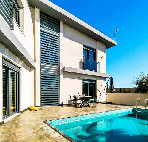 Отдельностоящая вилла 4+1 в районе Дошемеальты Анталья