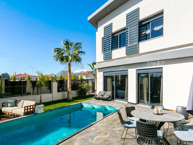 Отдельностоящая вилла 4+1 в районе Дошемеальты Анталья