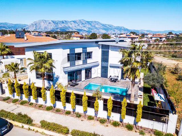 Отдельностоящая вилла 4+1 в районе Дошемеальты Анталья