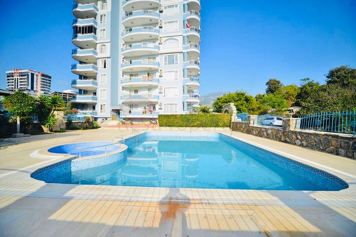 Просторная трехкомнатная квартира в Махмутларе