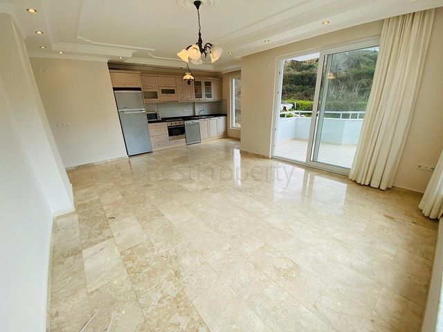 Просторная трехкомнатная квартира в Махмутларе