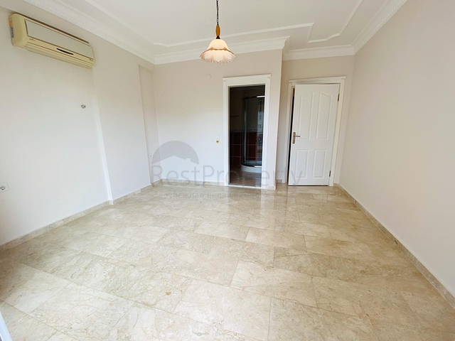 Просторная трехкомнатная квартира в Махмутларе