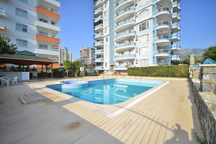 Просторная трехкомнатная квартира в Махмутларе