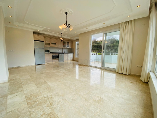 Просторная трехкомнатная квартира в Махмутларе