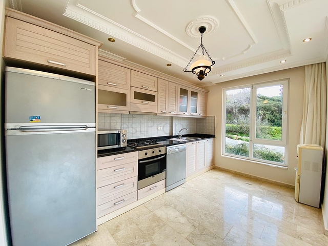 Просторная трехкомнатная квартира в Махмутларе