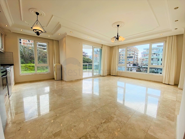 Просторная трехкомнатная квартира в Махмутларе