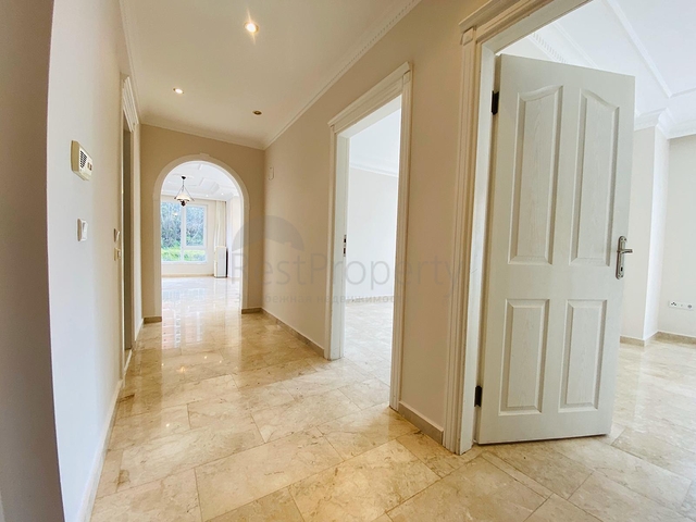 Просторная трехкомнатная квартира в Махмутларе