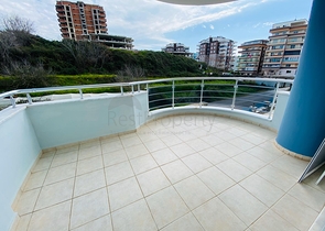 Просторная трехкомнатная квартира в Махмутларе