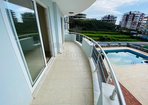 Просторная трехкомнатная квартира в Махмутларе