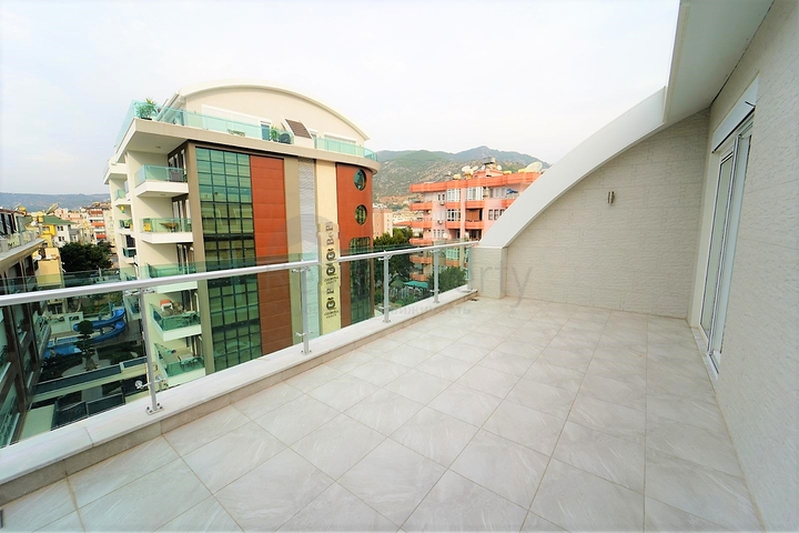 Квартира – пентхаус рядом с пляжем Клеопатра