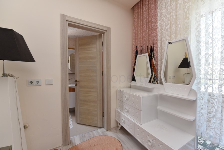 Пентхаус планировки 4+1 в 150 м от моря в районе Махмутлар