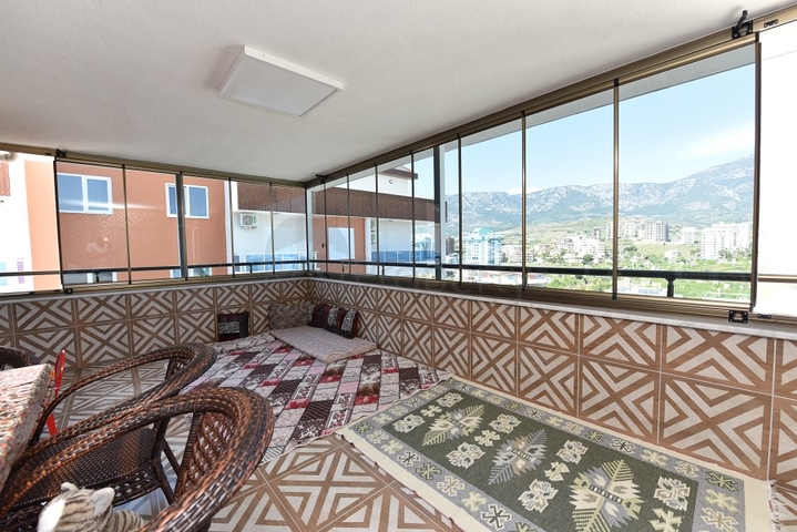 Пентхаус планировки 4+1 в 150 м от моря в районе Махмутлар