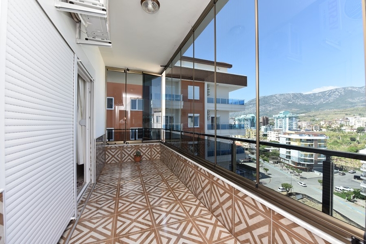 Пентхаус планировки 4+1 в 150 м от моря в районе Махмутлар