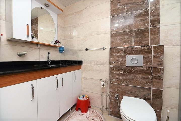 Пентхаус планировки 4+1 в 150 м от моря в районе Махмутлар