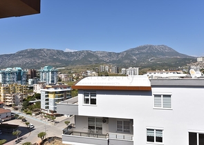 Пентхаус планировки 4+1 в 150 м от моря в районе Махмутлар