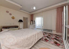 Пентхаус планировки 4+1 в 150 м от моря в районе Махмутлар