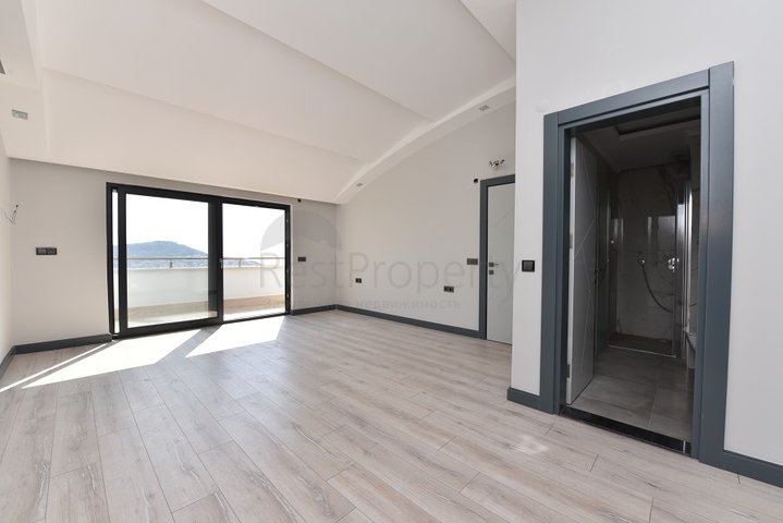 Пентхаус 2+1 в центральной части города с видом на море