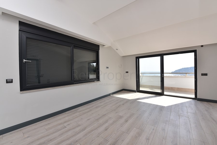 Пентхаус 2+1 в центральной части города с видом на море