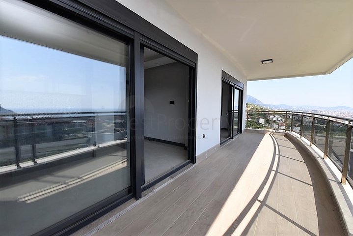 Пентхаус 2+1 в центральной части города с видом на море