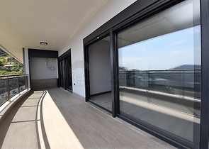 Пентхаус 2+1 в центральной части города с видом на море