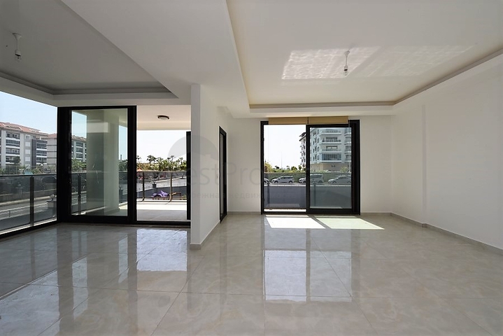 Садовый дуплекс в 100 метрах от моря