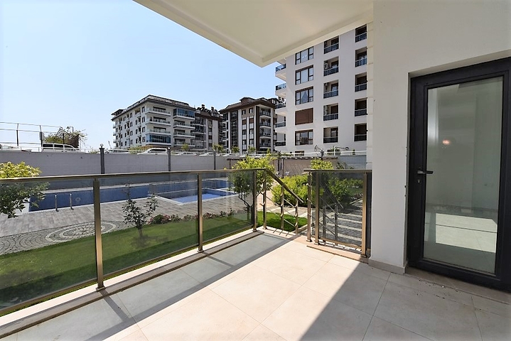 Садовый дуплекс в 100 метрах от моря