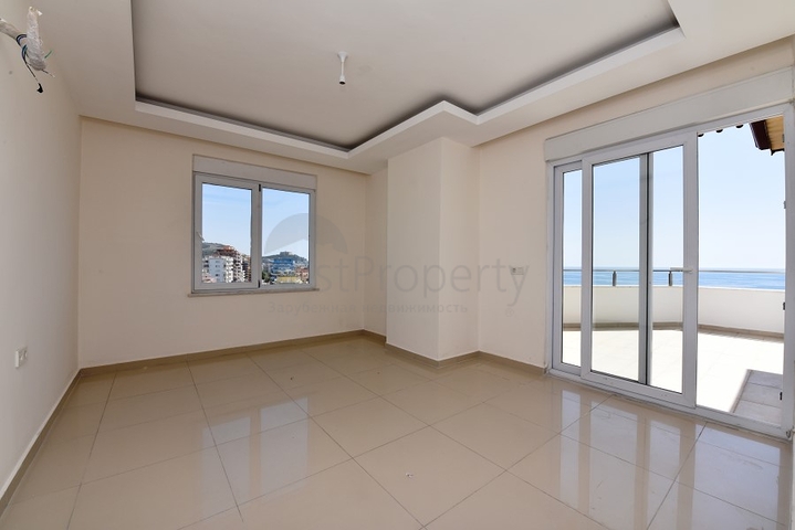 Просторный пентхаус 3+1 с панорамным видом на море 