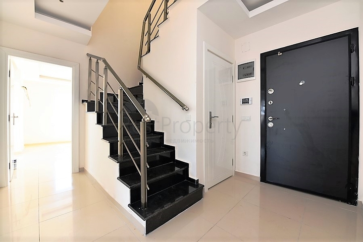 Просторный пентхаус 3+1 с панорамным видом на море 